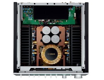 Yamaha A-S3000 symetrická konstrukce